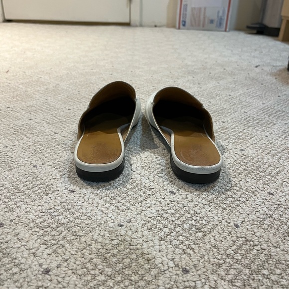 SOLD!!!Gucci Princeton Leather Flat Loafers w/ Goldtone Horsebit Buckle. - Picture 4 of 13